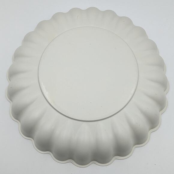 Vintage Christmas Santa Tray 9.5" Cookie Candy Serving Scallop Holiday MCM Decor - Picture 8 of 16